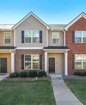 6327 Olmadison Pl in Atlanta, GA - Building Photo