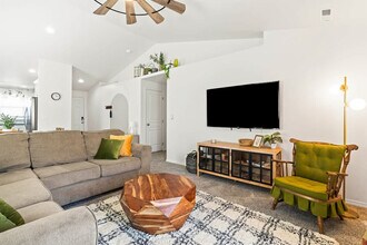 216 Cliff Swallow Ave in Caldwell, ID - Building Photo - Building Photo