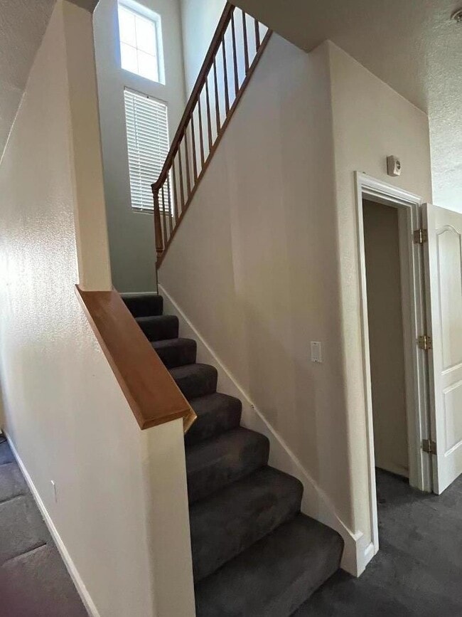 220 Alves Ln in Greenfield, CA - Building Photo - Building Photo