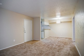 Park Plaza Apartments in Fort Worth, TX - Building Photo - Interior Photo