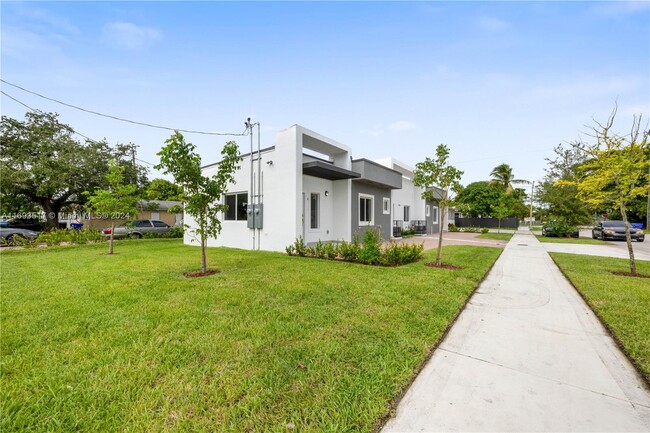 1401 NW 45th St in Miami, FL - Building Photo - Building Photo