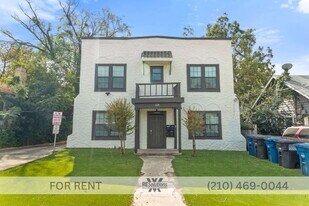 614 Fulton Ave in San Antonio, TX - Building Photo