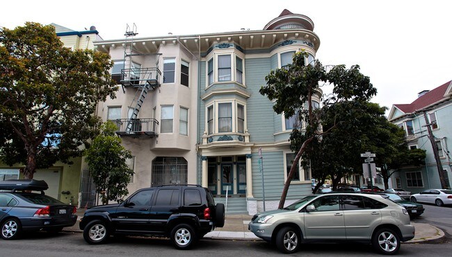 150-154 Sanchez St in San Francisco, CA - Foto de edificio - Building Photo