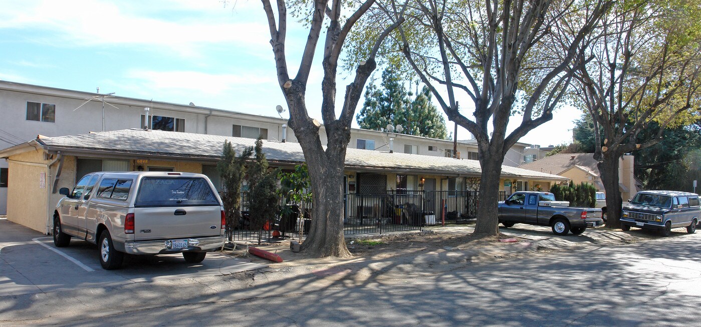 6840 Vesper Ave in Van Nuys, CA - Building Photo