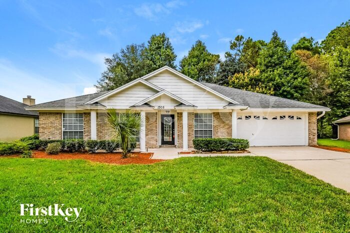 1308 Portside Dr in Orange Park, FL - Foto de edificio