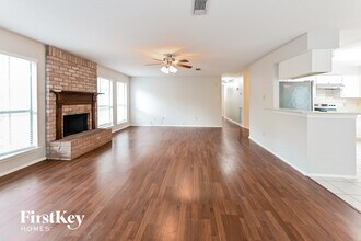 3727 Windy Haven Dr in Houston, TX - Building Photo - Building Photo