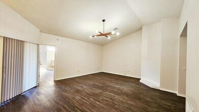 8220 Borgia Ct in Orlando, FL - Building Photo - Building Photo