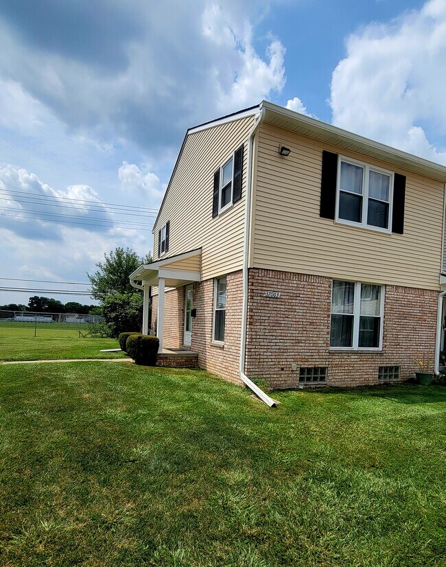 37063 Brynford Dr Rentals in Clinton Township, MI