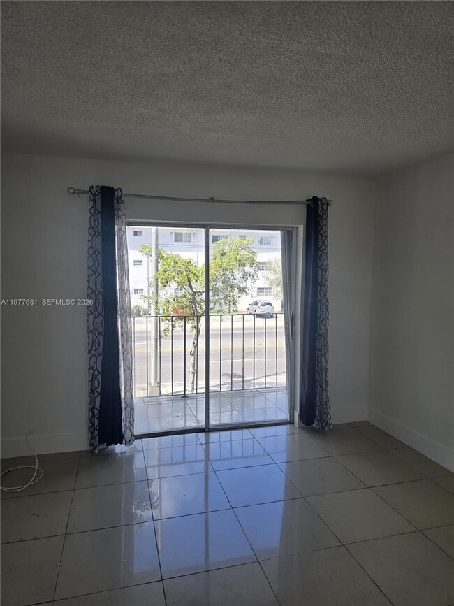 13725 NE 6th Ave in North Miami, FL - Building Photo - Building Photo