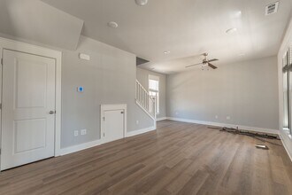376 E 10th St in Fayetteville, AR - Foto de edificio - Building Photo