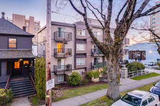 2525 Birch St in Vancouver, BC - Building Photo - Building Photo