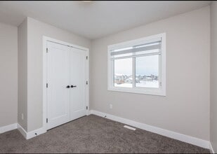 1000 Berg Pl in Leduc, AB - Building Photo - Building Photo