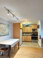 197 N Beverwyck Rd in Parsippany Troy Hills, NJ - Building Photo - Building Photo