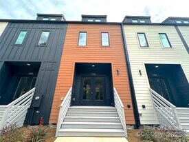 1358 Briar Creek Rd in Charlotte, NC - Building Photo