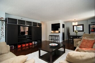 70 W Huron St in Chicago, IL - Building Photo - Building Photo