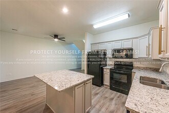 766 W Breeze Cove in Fayetteville, AR - Building Photo - Building Photo