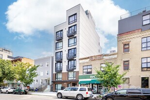 302 Graham Ave in Brooklyn, NY - Building Photo