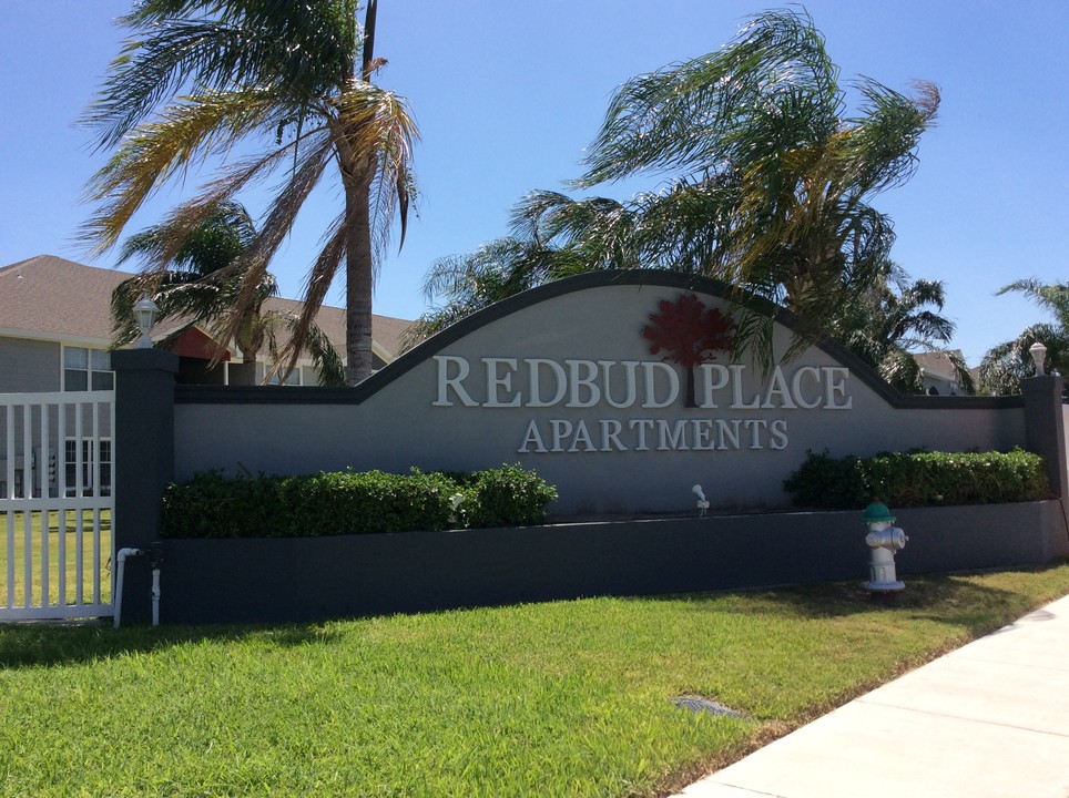 Redbud Place Apartments in McAllen, TX - Building Photo