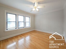 2342 W School St in Chicago, IL - Building Photo