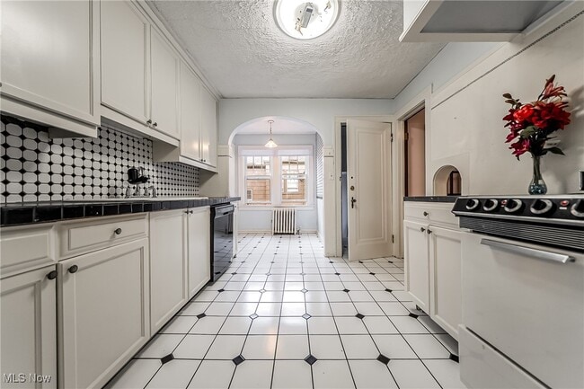 18313 Newell Rd in Shaker Heights, OH - Building Photo - Building Photo