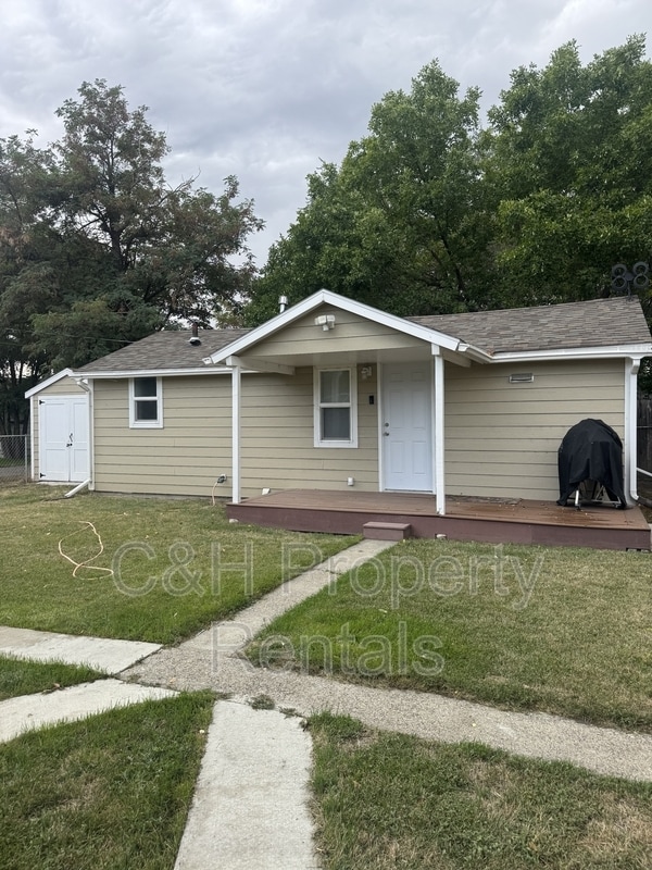 property at 2916 1/2 8th Ave S