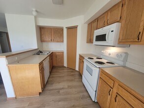 6005 Chapel Hill Blvd in Pasco, WA - Building Photo - Building Photo