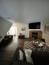 1821 NE Knollbrook St in Lee's Summit, MO - Foto de edificio - Building Photo