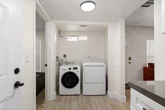 725 Pismo Ct in San Diego, CA - Building Photo - Building Photo