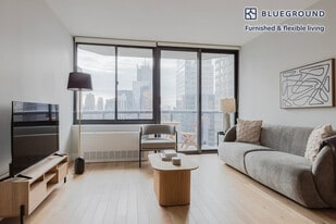 235 W 48th St in New York, NY - Building Photo