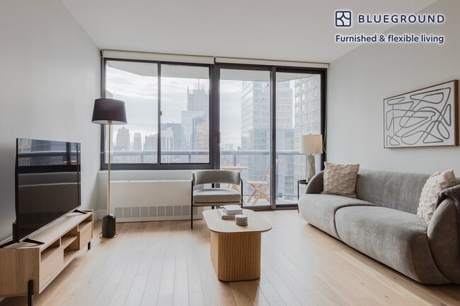 235 W 48th St