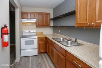 Kedron Ridge Apartments in Olivet, MI - Building Photo - Interior Photo