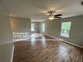 1612 Deer Springs Rd in Pelham, AL - Building Photo - Building Photo