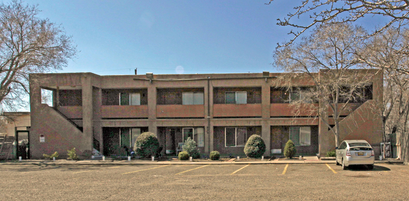 233 Texas St NE in Albuquerque, NM - Building Photo