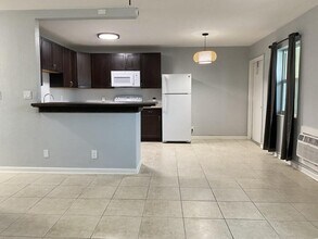 810 Lake Shore Dr in Lake Park, FL - Foto de edificio - Building Photo