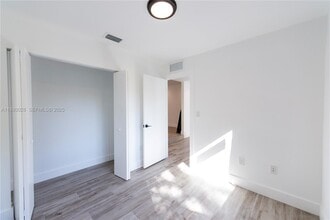 764 NW 36th Ave in Miami, FL - Building Photo - Building Photo