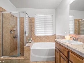 9909 Swansboro Way in Bakersfield, CA - Building Photo - Building Photo