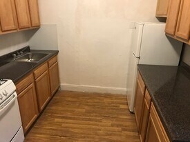 1810 Commonwealth Ave, Unit 1 in Boston, MA - Building Photo
