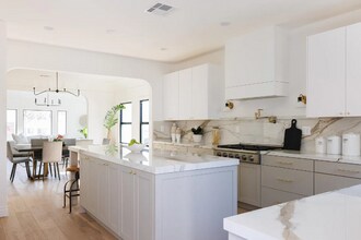 951 Marview Ave in Los Angeles, CA - Building Photo - Building Photo