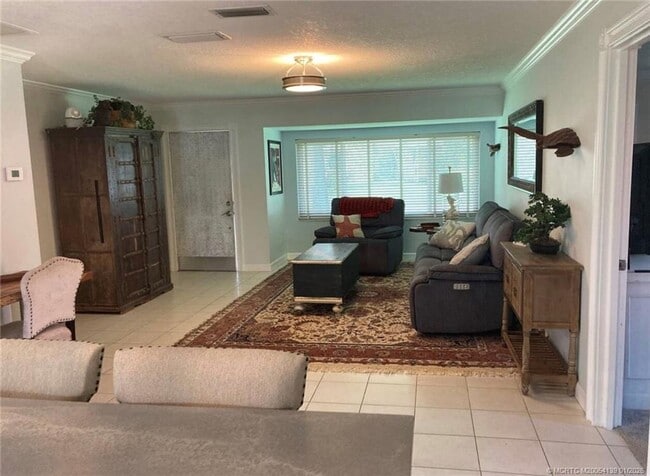 property at 4621 SE Shady Ridge Ln