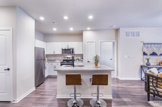 Aventura at Wild Horse Creek in Chesterfield, MO - Foto de edificio - Building Photo