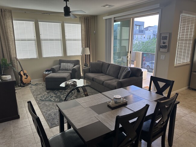 11257 Rainbow Peak Ave, Unit 201 in Las Vegas, NV - Building Photo - Building Photo