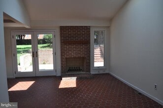 4302 Locust Ln in Bethesda, MD - Building Photo - Building Photo