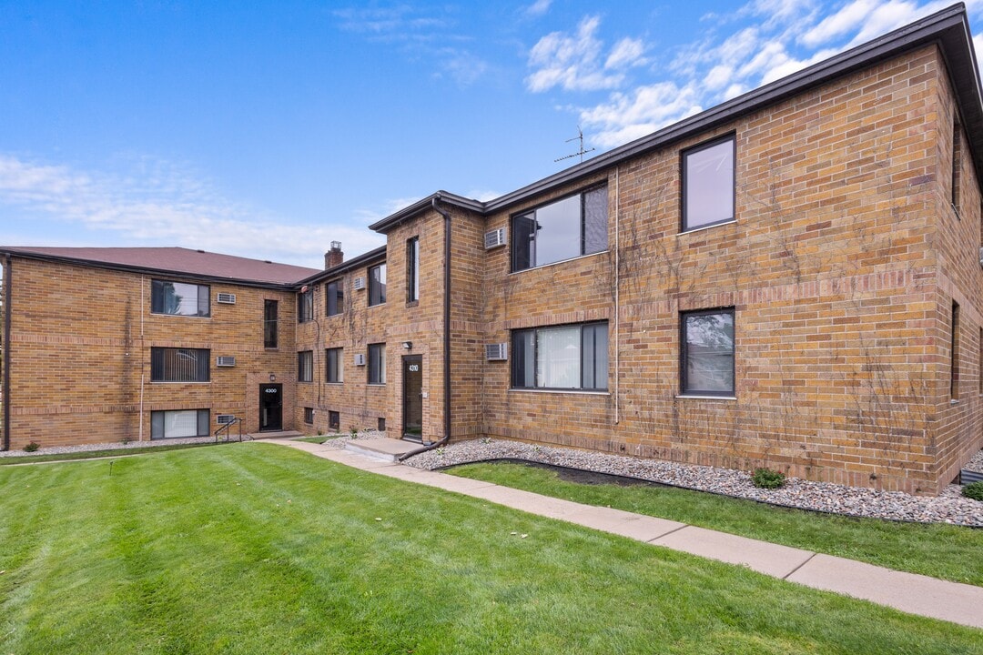 Park Point Properties in St. Louis Park, MN - Building Photo