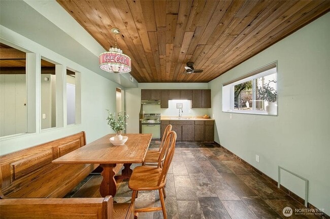 property at 1622 Horselake Rd