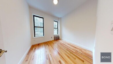 226 E 36th St in New York, NY - Foto de edificio - Building Photo