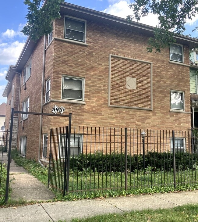property at 5910 W Huron St