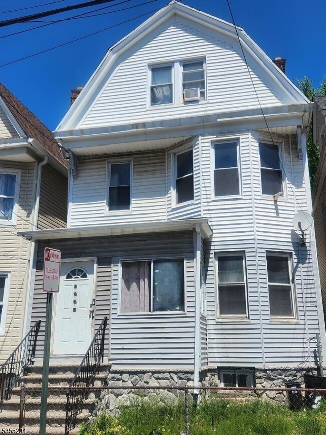 property at 1025 Anna St