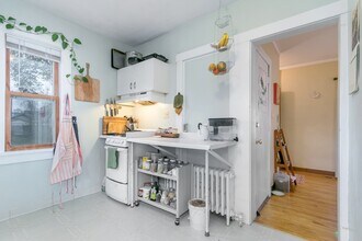 2446 E Johnson St-Unit -1 in Madison, WI - Building Photo - Building Photo