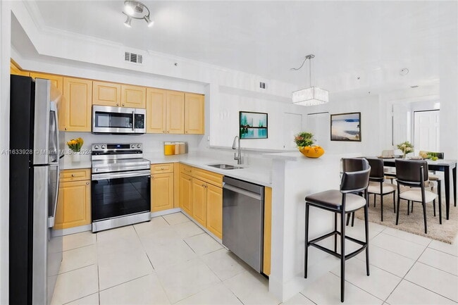 6831 SW 44th St in Miami, FL - Building Photo - Building Photo