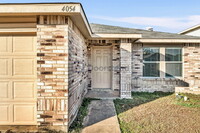 4054 Gray Fox Dr in Fort Worth, TX - Foto de edificio - Building Photo